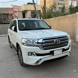 تۆیۆتا لاند کروزەر